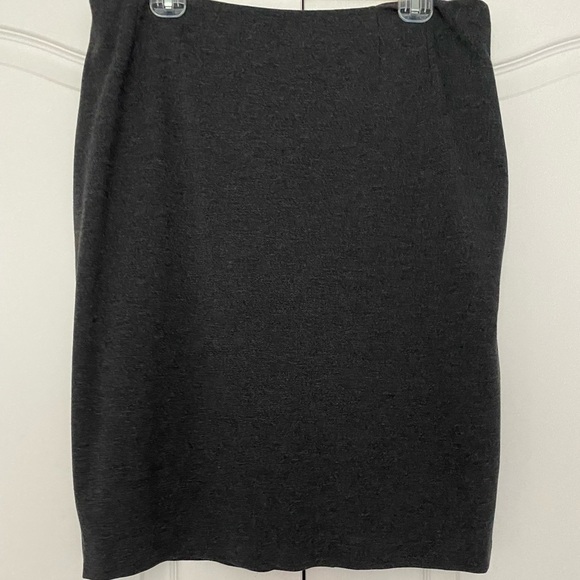 Kasper Gray Knit-Like A-Line Skirt Size 10 - Picture 1 of 7